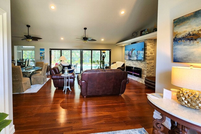 Building Photo - 28450 Winthrop Cir Unit SI ID1546014P