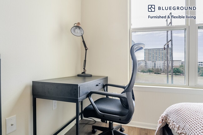 Photo - 3001 Esperanza Crossing Unit FL0-ID299