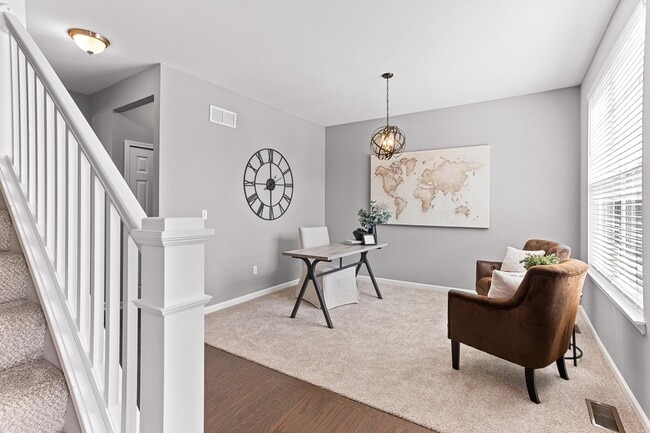 Photo - 286 Springview St