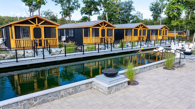 Building Photo - 13 Autumn Ln Unit ID1255667P