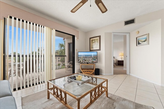 Photo - 4250 A1A S Unit SI FL3-ID1538861P