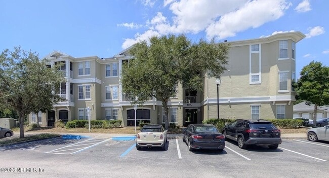Building Photo - 8290 Gate Pkwy W Unit 507