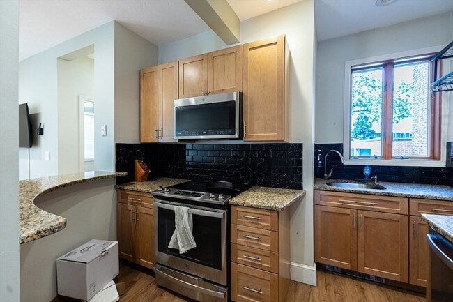 Photo - 77 Easton St Unit 1