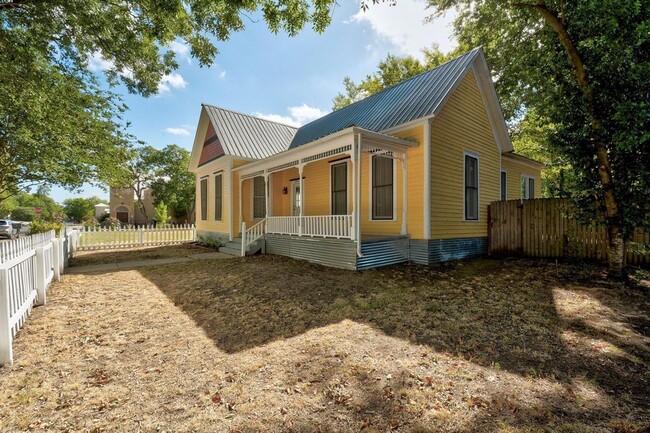 Photo - 304 Olive St