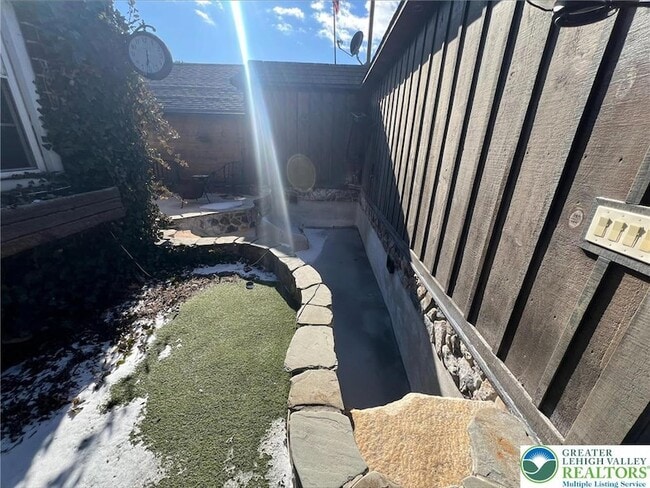 Photo - 4652 Hamilton Blvd