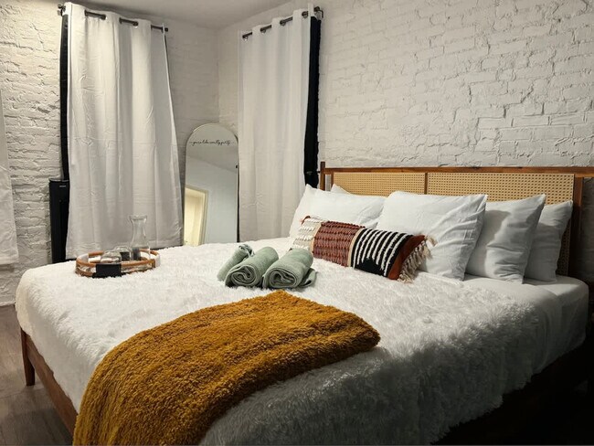 Photo - 61 E Russell St Unit ID1265612P