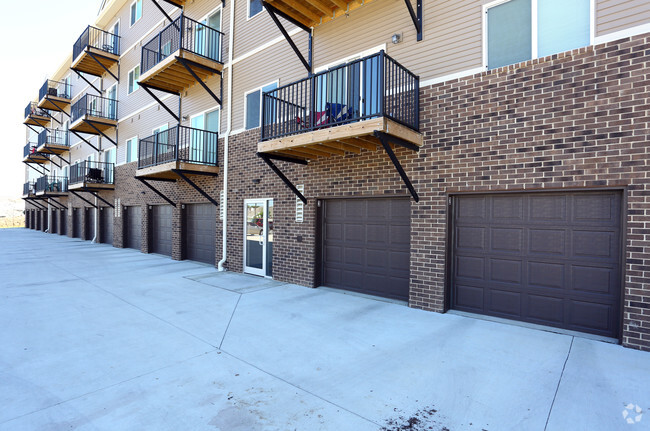 Attached Garages - Walnut Lake