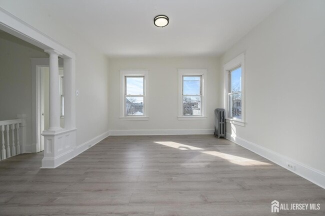 Building Photo - 377 Delavan St Unit 2