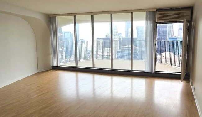 Photo - 300 N State St Unit 5009