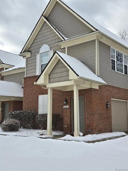 Building Photo - 27341 Hidden Oaks Dr