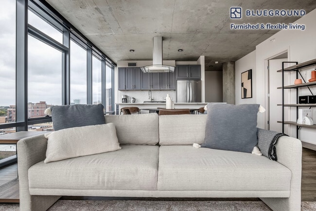 Photo - 450 W Belmont Ave Unit FL9-ID985