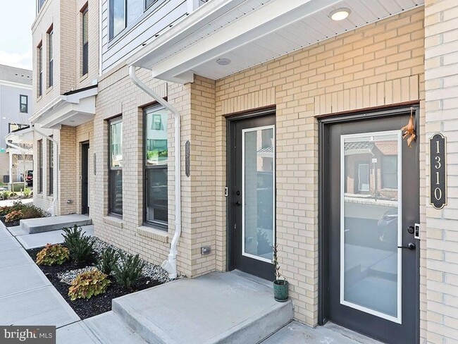 Photo - 1310 Parker Blvd