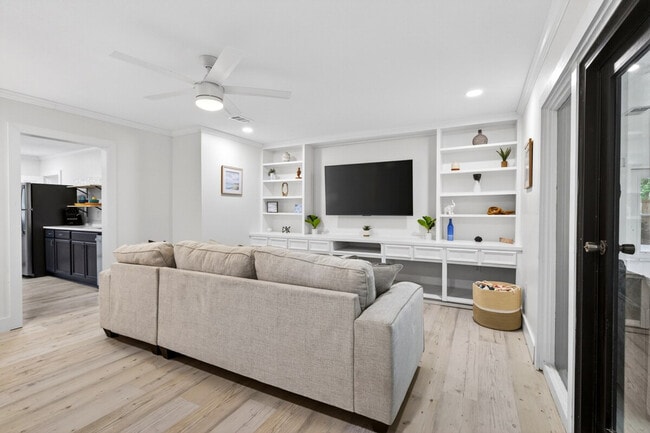 Building Photo - 203 Eleanor Ave Unit SI ID1530493P