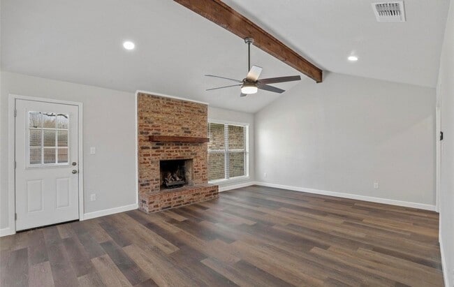 Photo - 324 Sioux St