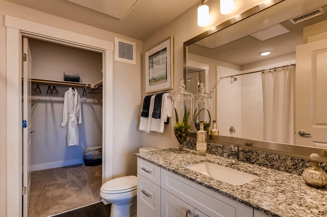 Bathroom - Avalon Red Rocks