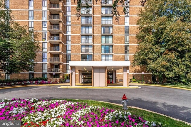 Photo - 2300 Pimmit Dr Unit 308W