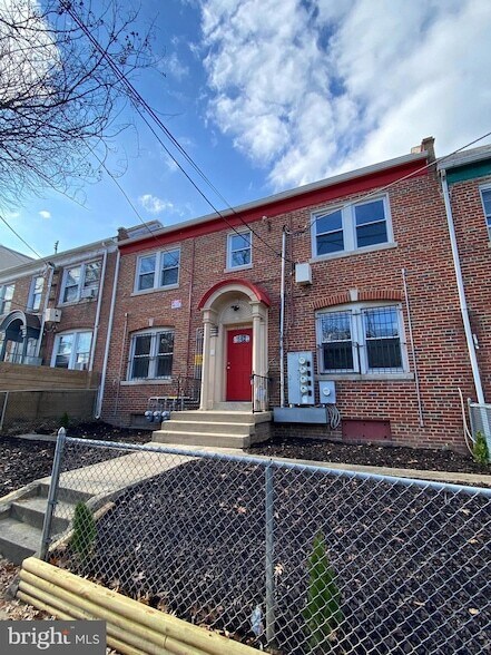 Photo - 1613 18th St SE