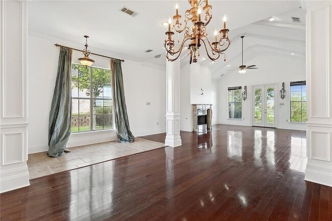 Photo - 109 Grand Champions Ln