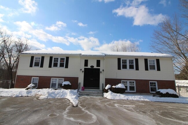 Building Photo - 84 Franklin St Unit 3