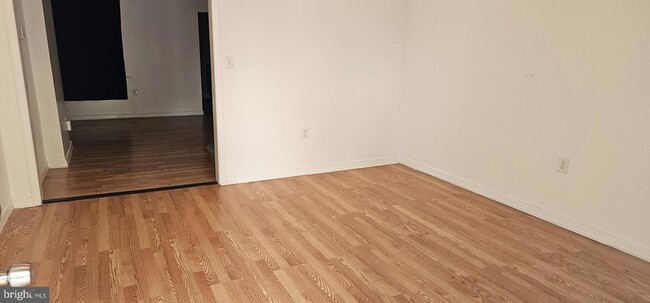 Photo - 2548 Oswego Ave
