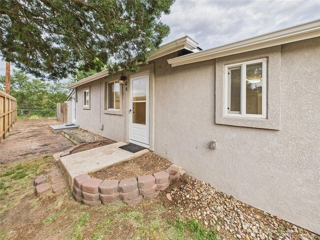 Building Photo - 404 S Race St