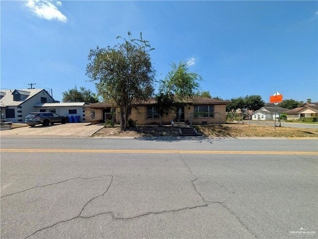 Photo - 1015 Fresno Ave