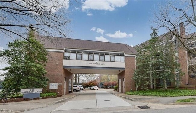 Photo - 696 Mowbray Arch Unit 540