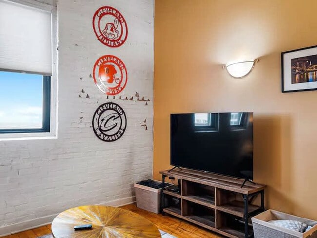 Photo - 1133 W 9th St Unit SI ID1593886P