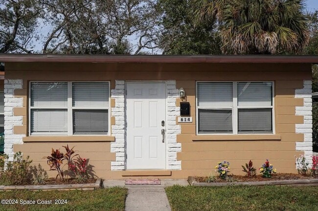 Building Photo - 614 Shady Ln