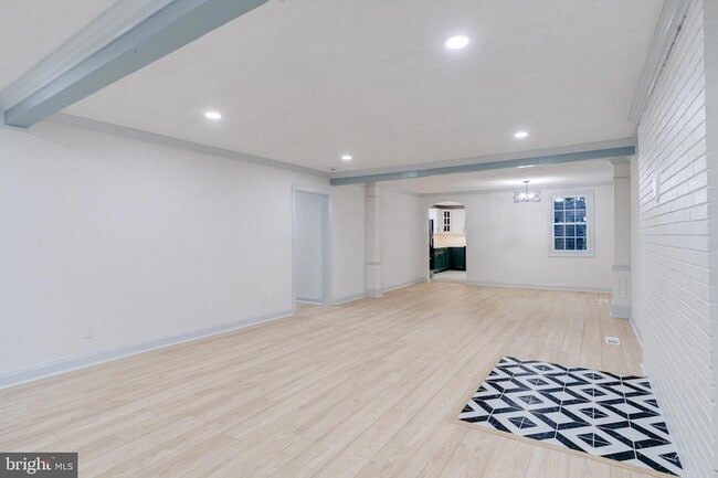 Photo - 5717 Station Rd