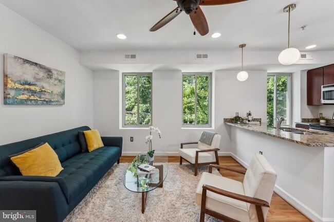 Building Photo - 5403 9th St NW Unit 204