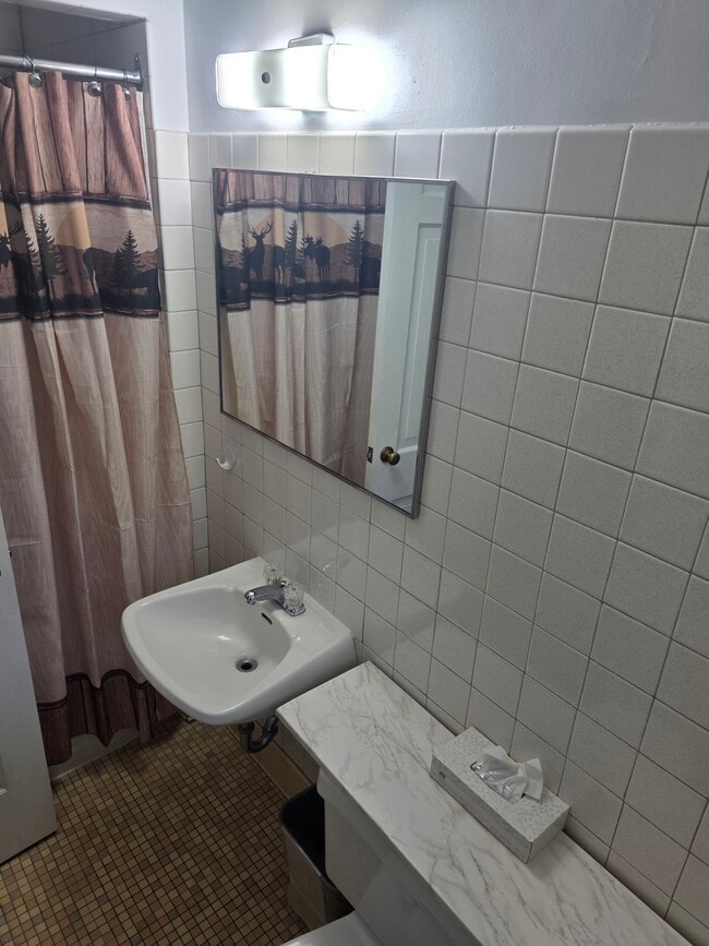 Photo - T Bird Country Apartments