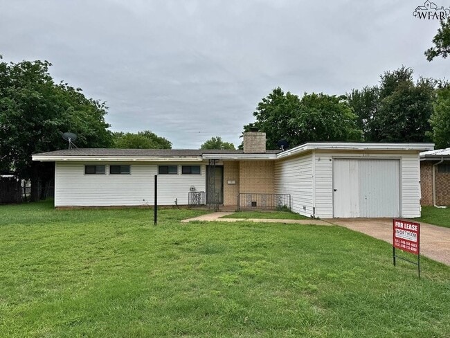 Building Photo - 4111 McGaha Ave