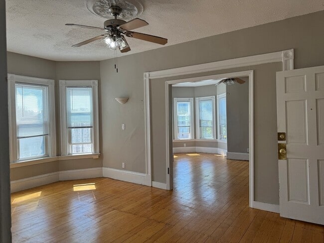 Photo - 172 Putnam St Unit 3