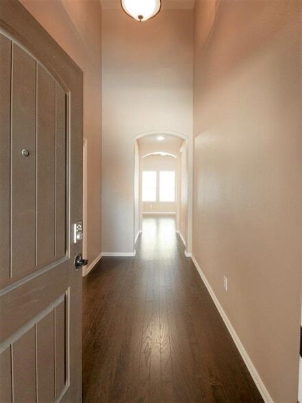 Photo - 417 Hackberry Dr