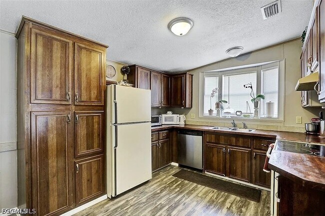 Photo - 2023 Gish Ln