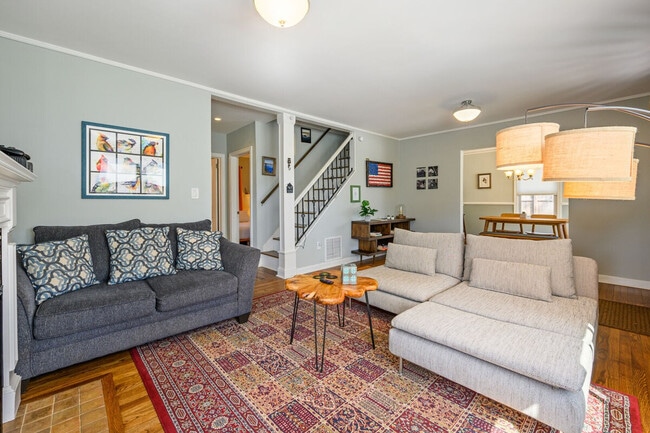 Building Photo - 3265 N Fulton Ave Unit ID1234821P