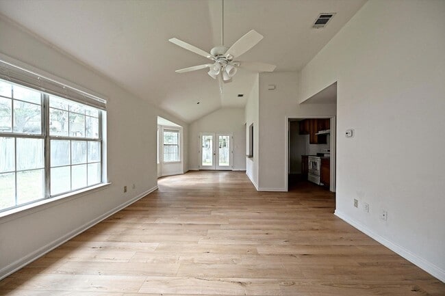 Photo - 108 N Mockingbird Cir