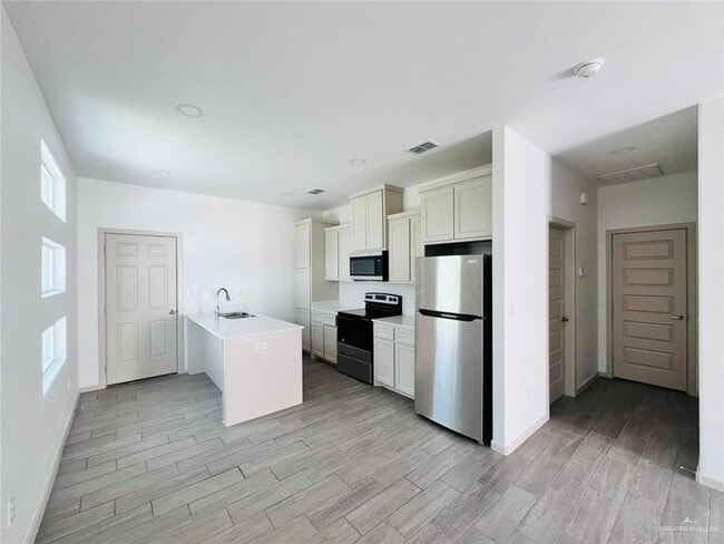 Photo - 12610 N 33rd Ln Unit 3