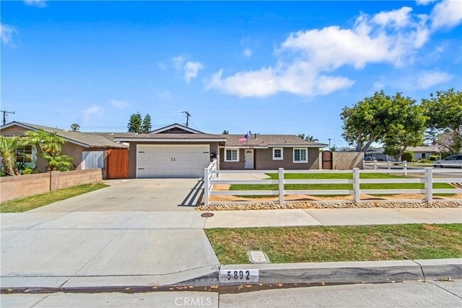 Building Photo - 5892 Meadowlark Dr