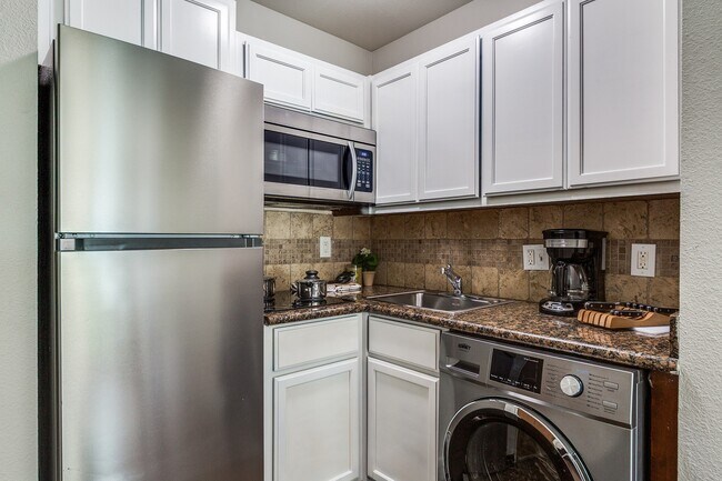 Model Kitchen - Onyx at Oslo