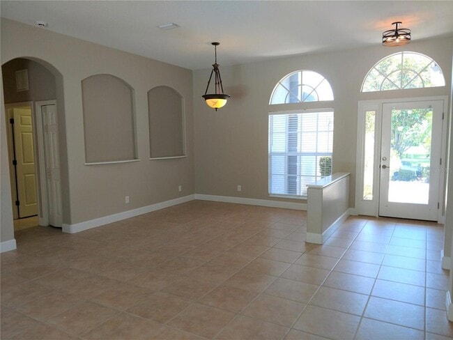 Photo - 919 Scherer Way