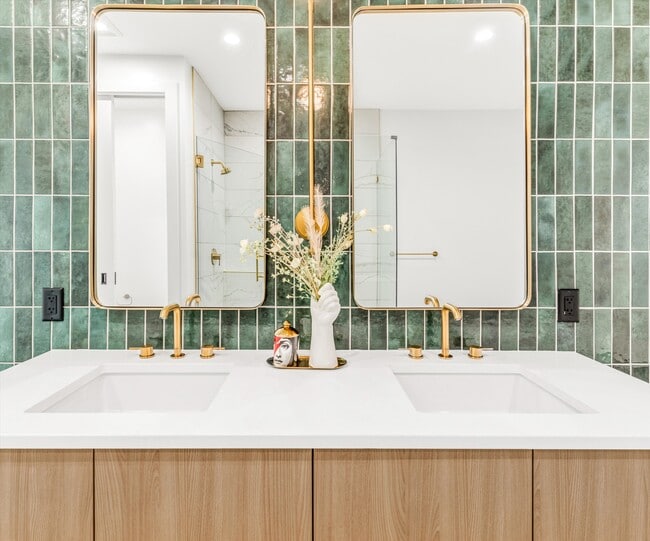 Dual Undermount Sinks - Flora RiNo