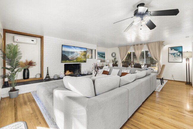 Photo - 4989 Randlett Dr Unit ID1283132P