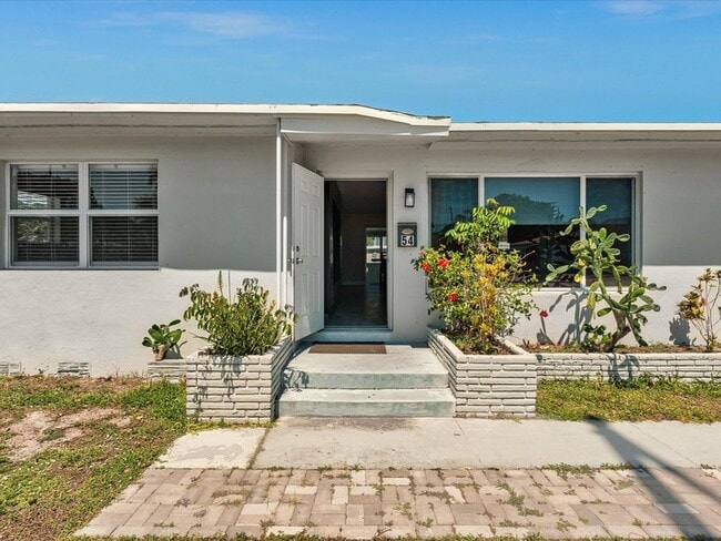 Photo - 54 SW 16th St