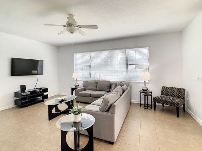 Building Photo - 2533 Rosemont Cir Unit ID1292396P