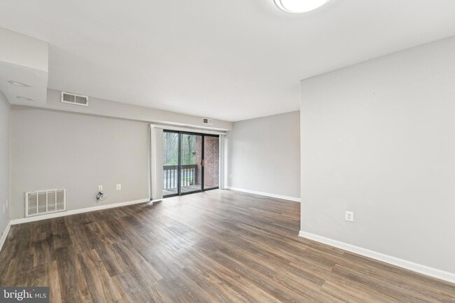 Photo - 10724 West Dr Unit 204