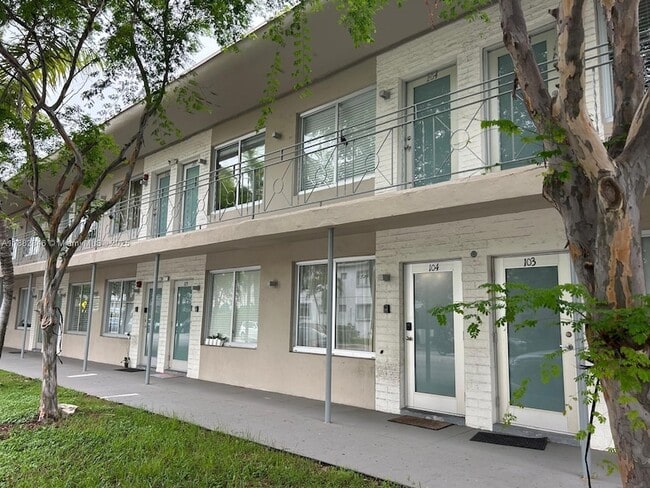 Building Photo - 801 15th St Unit 206