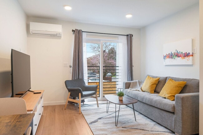 Building Photo - 4453 Aurora Ave N Unit ID1035998P