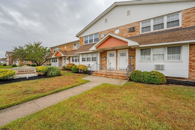 Photo - 703 N Oxford Ave